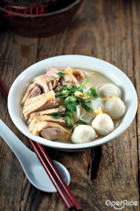 Kuey Teow Soup with Duck Meat Recipe  鸭肉粿条汤食谱