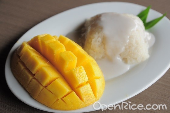 Krathong Thai Restaurant, Thai cuisine, Sri Petaling, Cheras, Glass City, Mango with Sticky Rice and Sweet Coconut Sauce, Khao Niaow Ma Mung