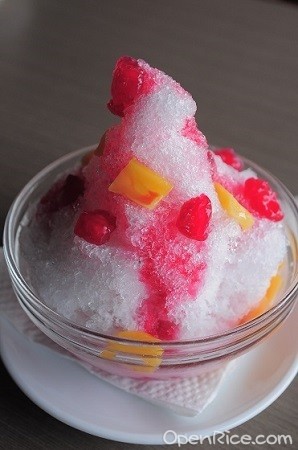 Krathong Thai Restaurant, Thai cuisine, Sri Petaling, Cheras, Glass City, Red Rubies in Sweet Coconut Milk, Tub Thim Krob