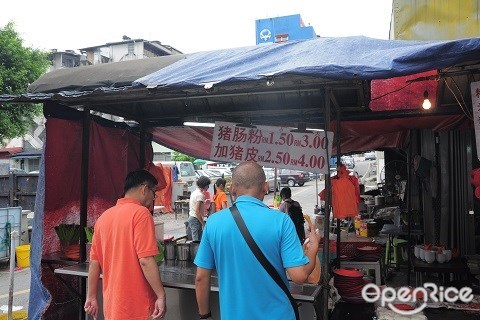 best chee cheong fun in KL, best rice noodle rolls in KL, best steamed rice noodle rolls in KL, best Cantonese rice noodle rolls in KL, Kim Lian Kee Chee Cheong Fun, Kim Lian Kee Chee Cheong Fun Petaling Street, Pudu Wai Sek Kai Chee Cheong Fun, The Famous PJ Section Fourteen Chee Cheong Fun, Three A Yong Tau Foo and Chee Cheong Fun, Pasar Malam Sri Petaling Anson Chee Cheong Fun, Kelana Jaya Restoran Hup Soon Chee Cheong Fun, Penang style chee cheong fun Restoran Makanan O and S, Yap Hup Kee Chee Cheong Fun, Energy Yong Tou Foo Steamboat, Chee Cheong Fun Nine Two Eight Nice to Eat Food Centre